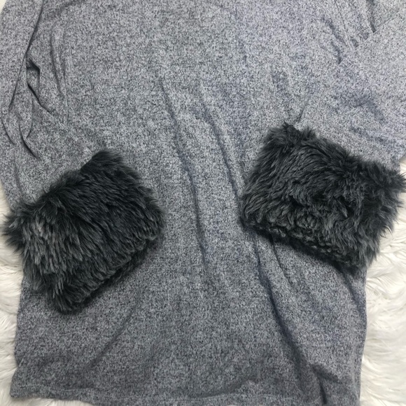 NWOT lane Bryant furry cuff sweater top 18/20 - Picture 3 of 5